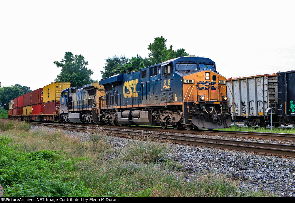 CSX 818 on I-159